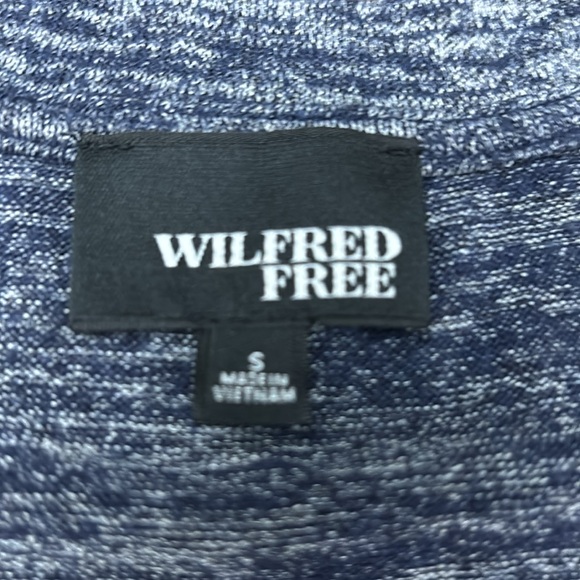 Aritzia Wilfred Free Devinette Boyfriend Sweater - Picture 2 of 6